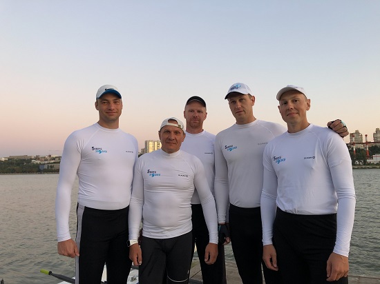 Сергей Мелихов, с командой гребцов прошел новый супермарафон - 75 км на веслах
