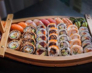 Реклама доставки суши и роллов